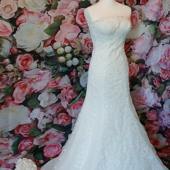 PRONOVIAS STRAPLESS LACE DRESS - Picture 2 of 2